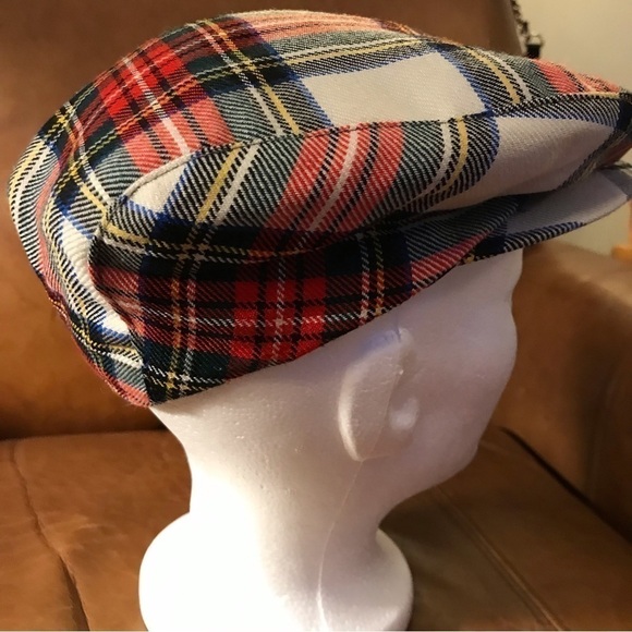 𝅺men’s tartan cap, size small. Magill Canada brand.  Size small.  Unisex. - Picture 3 of 5